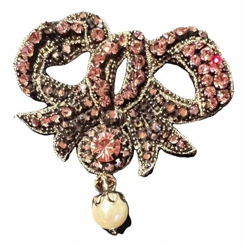 Pre-owned Gucci Crystal Pin & Brooche In Pink