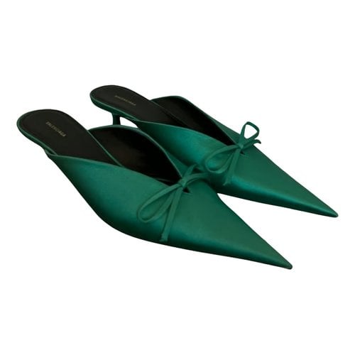 Pre-owned Balenciaga Cloth Sandals In Green