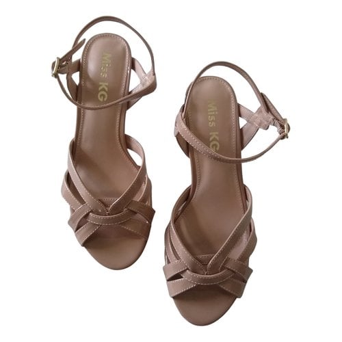 Pre-owned Kurt Geiger Patent Leather Sandal In Beige