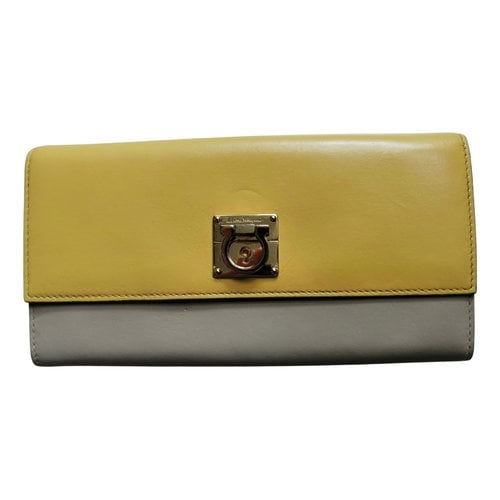 Pre-owned Ferragamo Leather Wallet In Multicolour