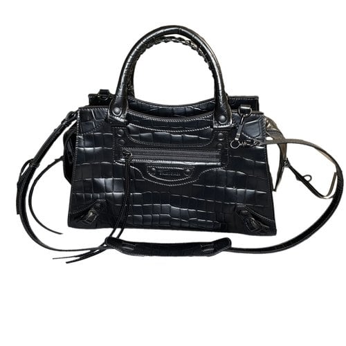 Pre-owned Balenciaga Neo Classic Patent Leather Handbag In Black