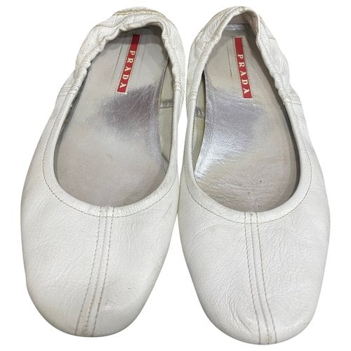 Pre-owned Prada Patent Leather Ballet Flats In White