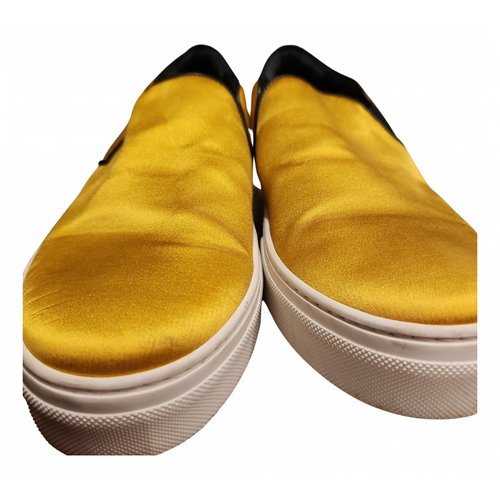 Pre-owned Celine Flats In Gold