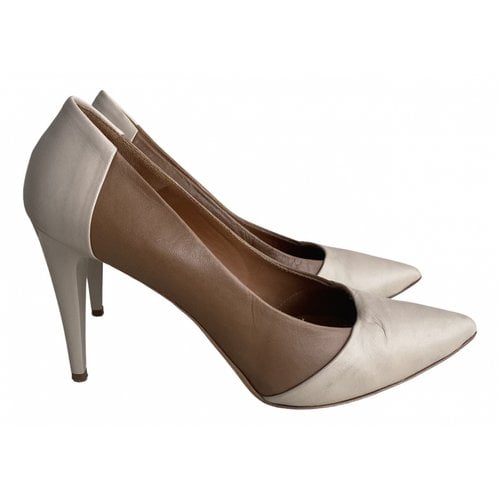 Pre-owned Marc Cain Leather Heels In Beige