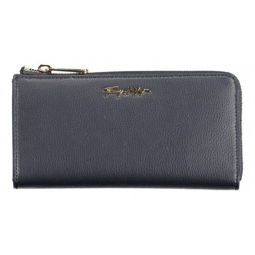 Pre-owned Tommy Hilfiger Wallet In Blue