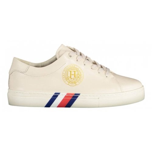 Pre-owned Tommy Hilfiger Leather Trainers In Beige