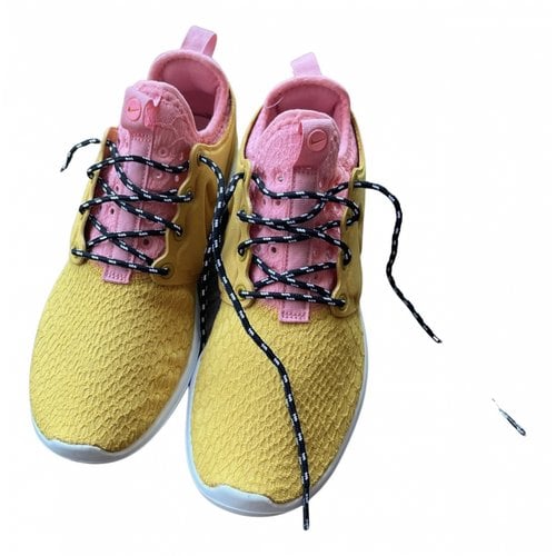 Pre-owned Nike Roshe Run Cloth Trainers In Yellow
