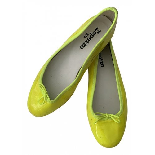 Pre-owned Repetto Patent Leather Ballet Flats In Yellow