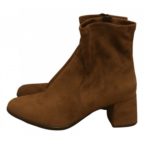 Pre-owned Tamaris Cloth Ankle Boots In Brown