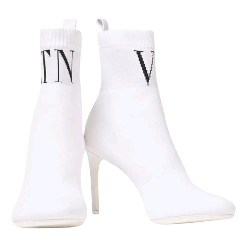 Pre-owned Valentino Garavani Rockstud Cloth Boots In White