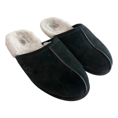 Pre-owned Ugg Flats In Black
