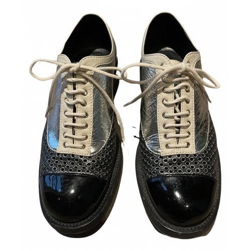 Pre-owned Chanel Leather Lace Ups In Metallic