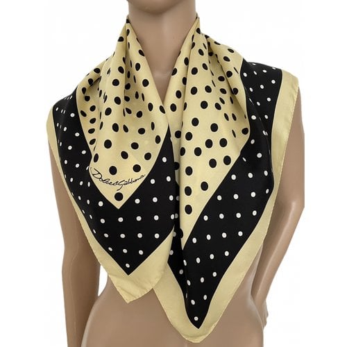 Pre-owned Dolce & Gabbana Silk Neckerchief In Yellow