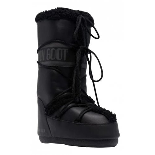 Pre-owned Moon Boot Leather Snow Boots In Black