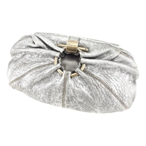 Pre-owned Ferragamo Leather Clutch Bag In Silver