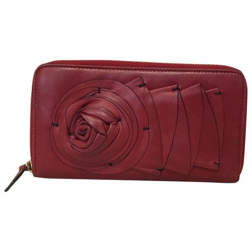Pre-owned Valentino Garavani Leather Wallet In Red