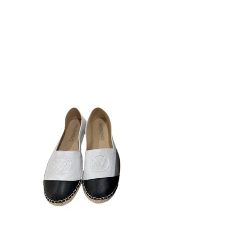 Pre-owned Valentino By Mario Valentino Leather Espadrilles In White