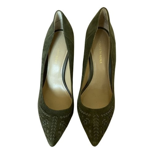 Pre-owned Saks Fifth Avenue Leather Heels In Green