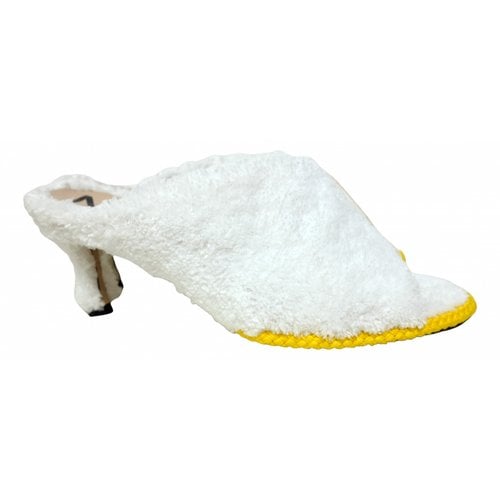 Pre-owned N°21 Cloth Mules & Clogs In White