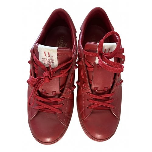 Pre-owned Valentino Garavani Rockstud Leather Low Trainers In Red
