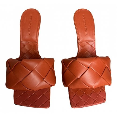 Pre-owned Bottega Veneta Lido Leather Mules In Orange