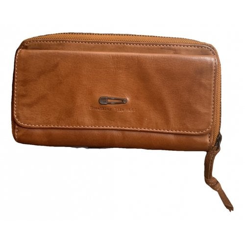 Pre-owned Ikks Leather Clutch Bag In Brown