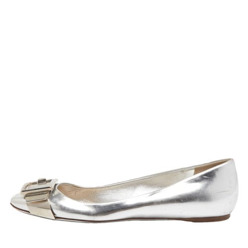 Pre-owned Dior Patent Leather Flats In Metallic
