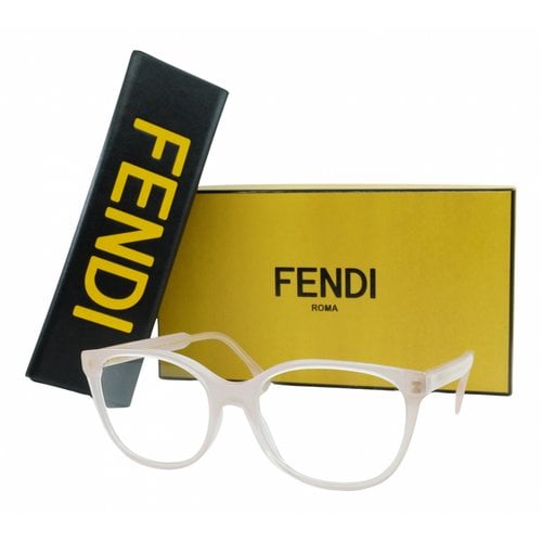 Pre-owned Fendi Sunglasses In Pink