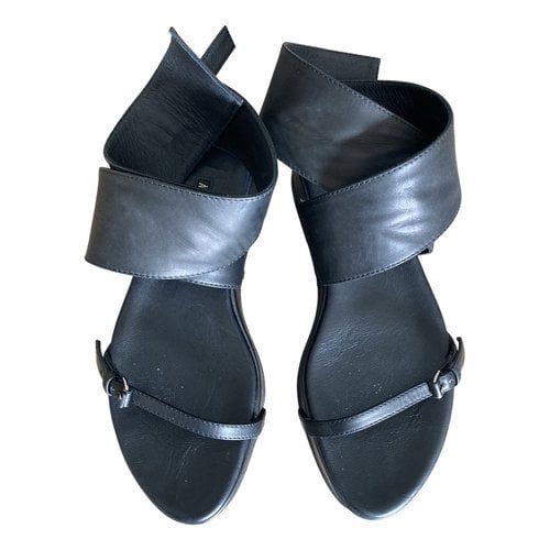 Pre-owned Ann Demeulemeester Leather Sandals In Black