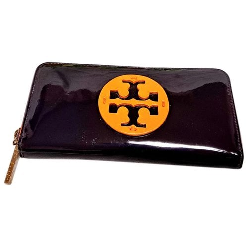Pre-owned Tory Burch Patent Leather Wallet In Purple