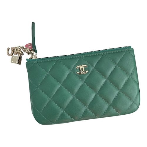 Pre-owned Chanel Timeless/classique Leather Clutch Bag In Green