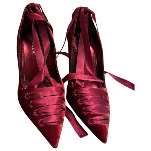 Pre-owned Le Silla Velvet Heels In Red