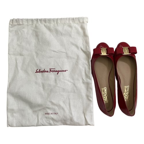 Pre-owned Ferragamo Vara Leather Ballet Flats In Red
