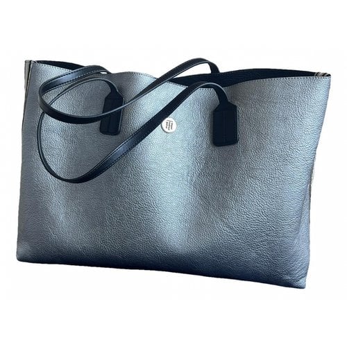 Pre-owned Tommy Hilfiger Tote In Silver