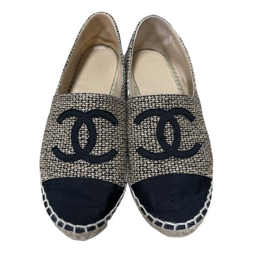 Pre-owned Chanel Cloth Espadrilles In Beige