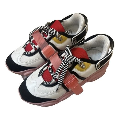 Pre-owned Moschino Teddy Pop Leather Trainers In White