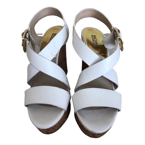 Pre-owned Michael Kors Leather Sandal In White