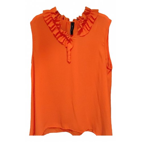 Pre-owned Marc Cain T-shirt In Orange