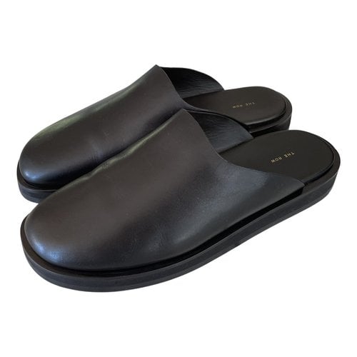 Pre-owned The Row Leather Mules & Clogs In Black