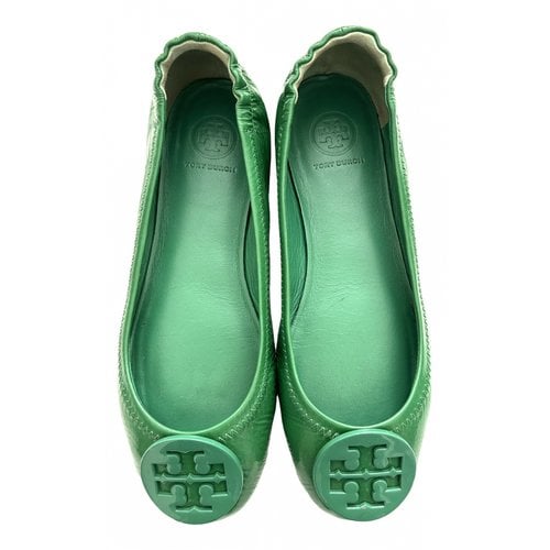 Pre-owned Tory Burch Patent Leather Ballet Flats In Green