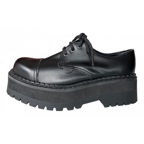 Pre-owned Underground Leather Flats In Black