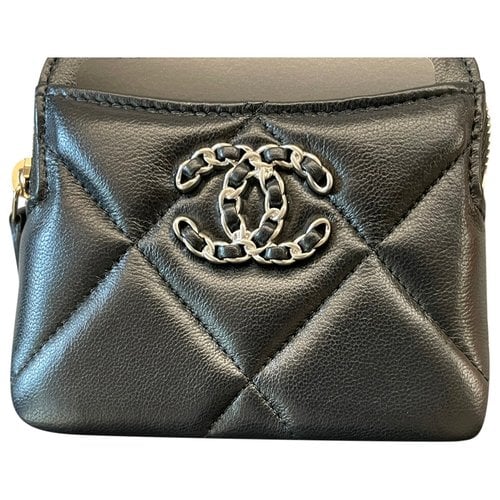 Pre-owned Chanel 19 Leather Clutch Bag In Black
