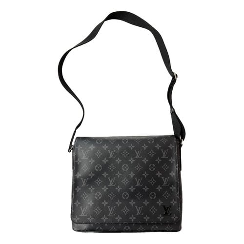 Pre-owned Louis Vuitton District Leather Bag In Black