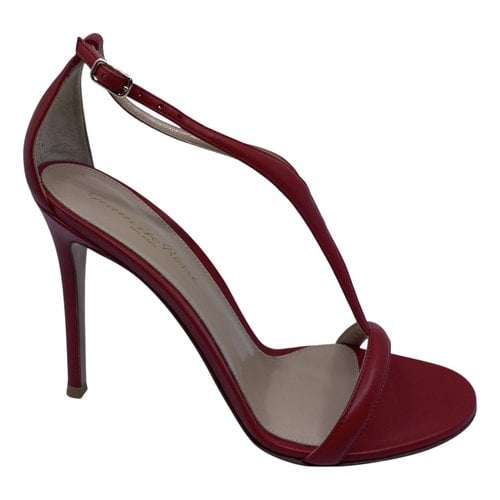Pre-owned Gianvito Rossi Leather Sandal In Red