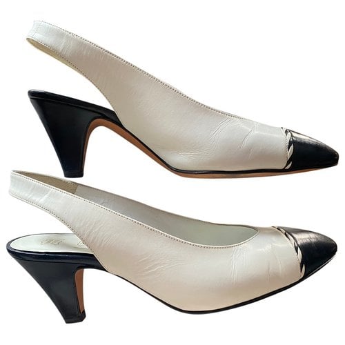 Pre-owned Bruno Magli Leather Heels In White
