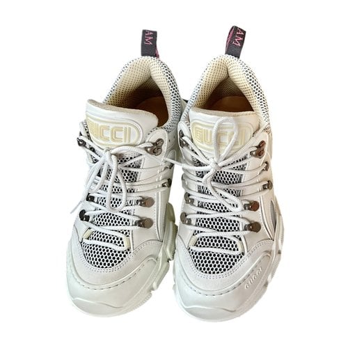 Pre-owned Gucci Flashtrek Leather Trainers In White