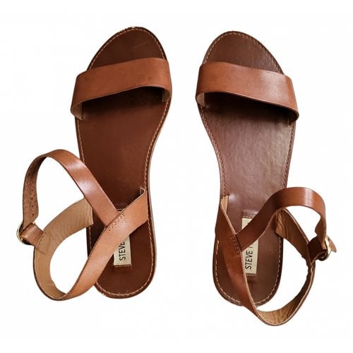 Pre-owned Steve Madden Leather Sandals In Camel
