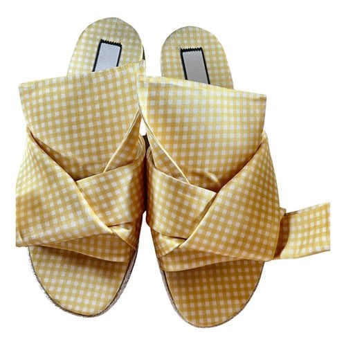 Pre-owned N°21 Cloth Sandal In Yellow