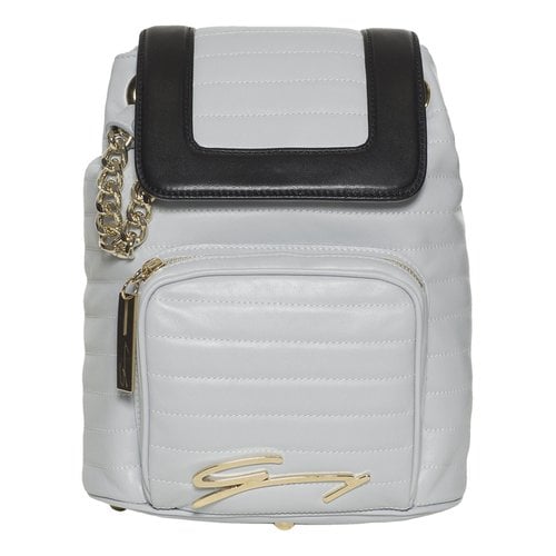 Pre-owned Genny Leather Backpack In White