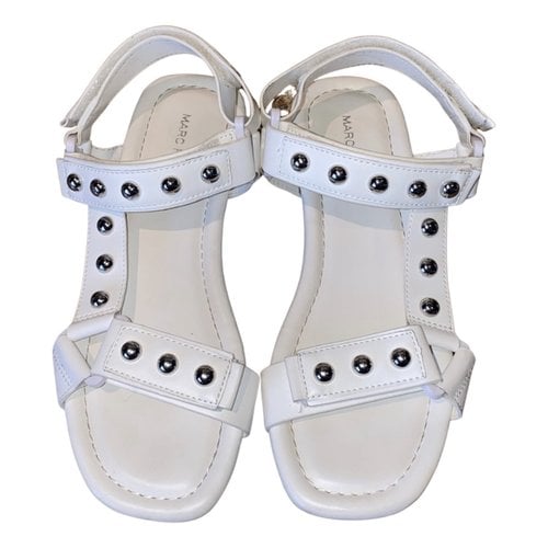 Pre-owned Marc Fisher Vegan Leather Sandal In White